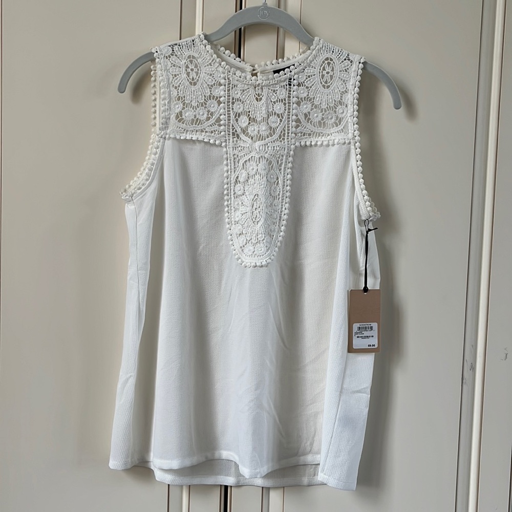 *NWT* Halogen crochet detail tank
